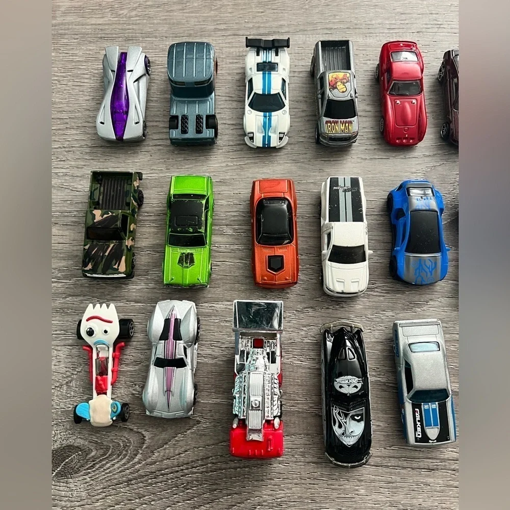 Hotwheels Toy Diecast Cars Lot Of 30 cars lot #8